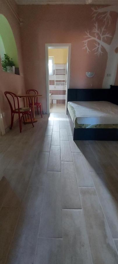 Regina Vendeghaz Miskolc Apartment Ngoại thất bức ảnh