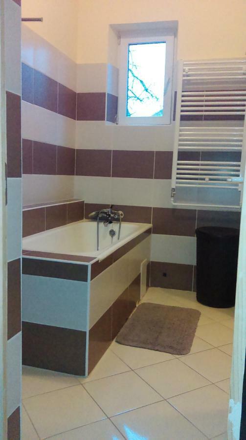 Regina Vendeghaz Miskolc Apartment Ngoại thất bức ảnh